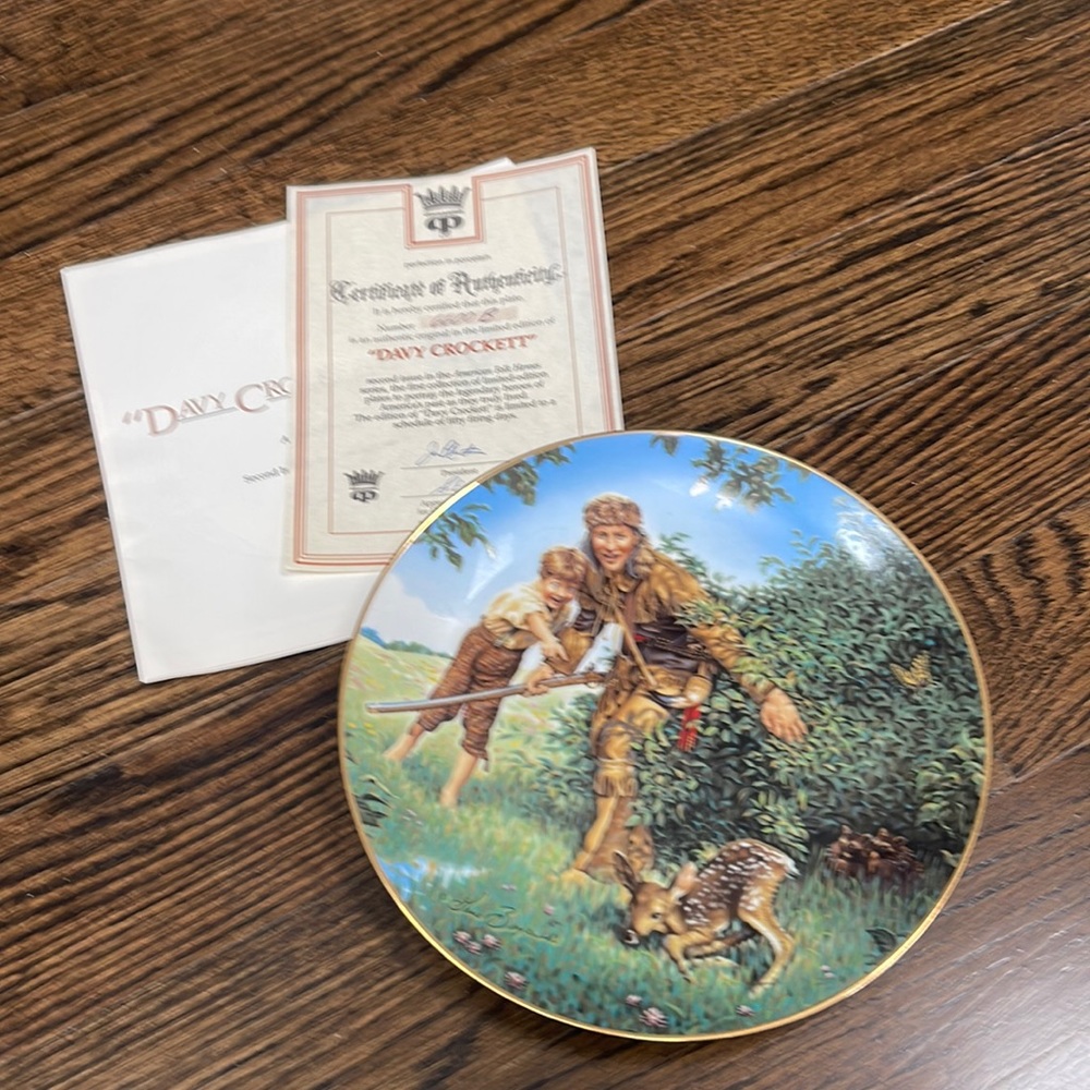 Davy Crockett 2nd in series. No chips or cracks